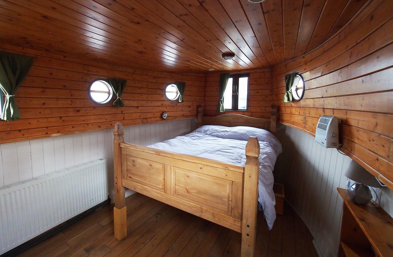 Hotel Roisin Dubh Houseboat Sallins Exterior foto